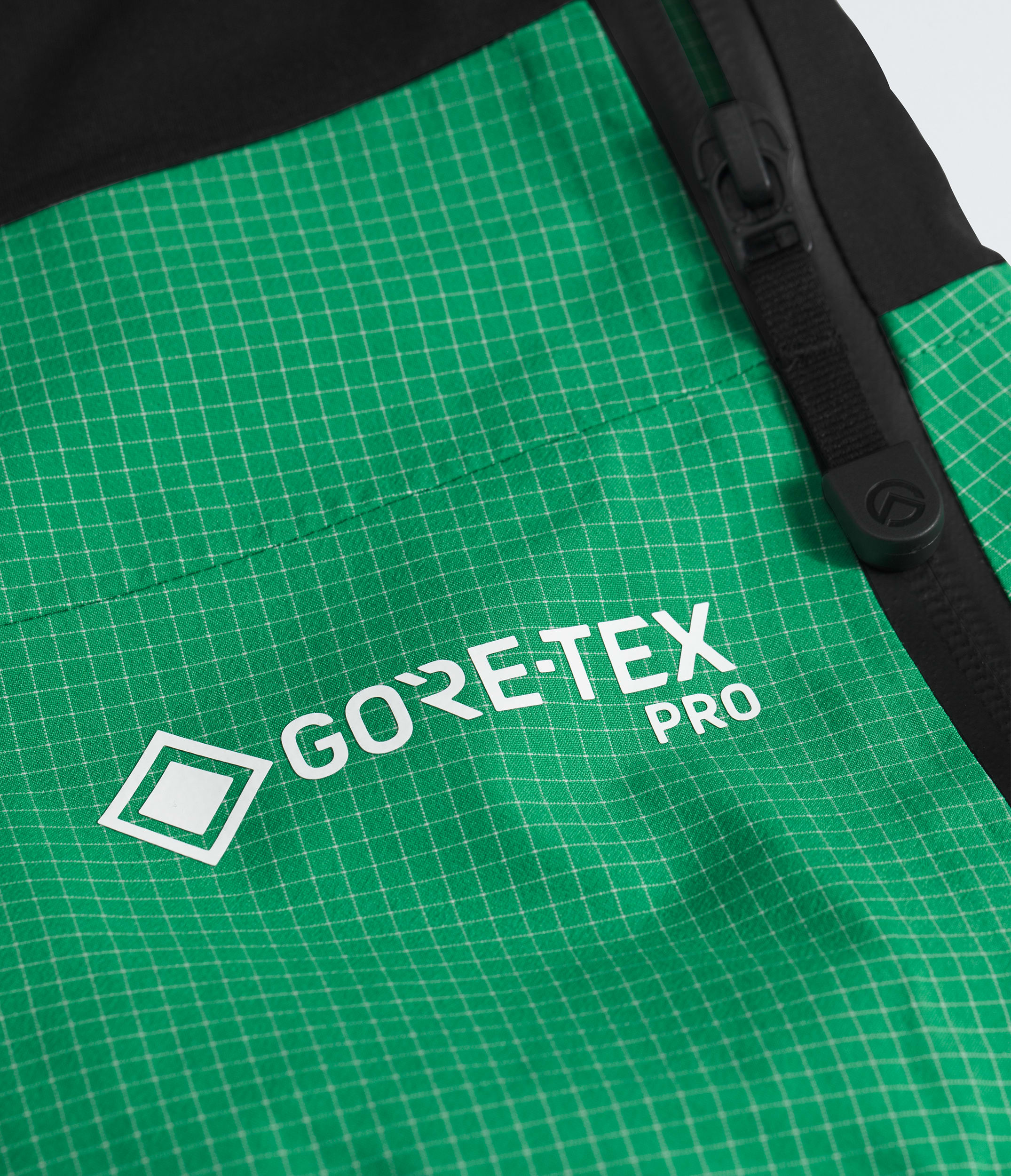 Womens Summit Series Tsirku GORETEX Pro Bibs TNF DETAIL3