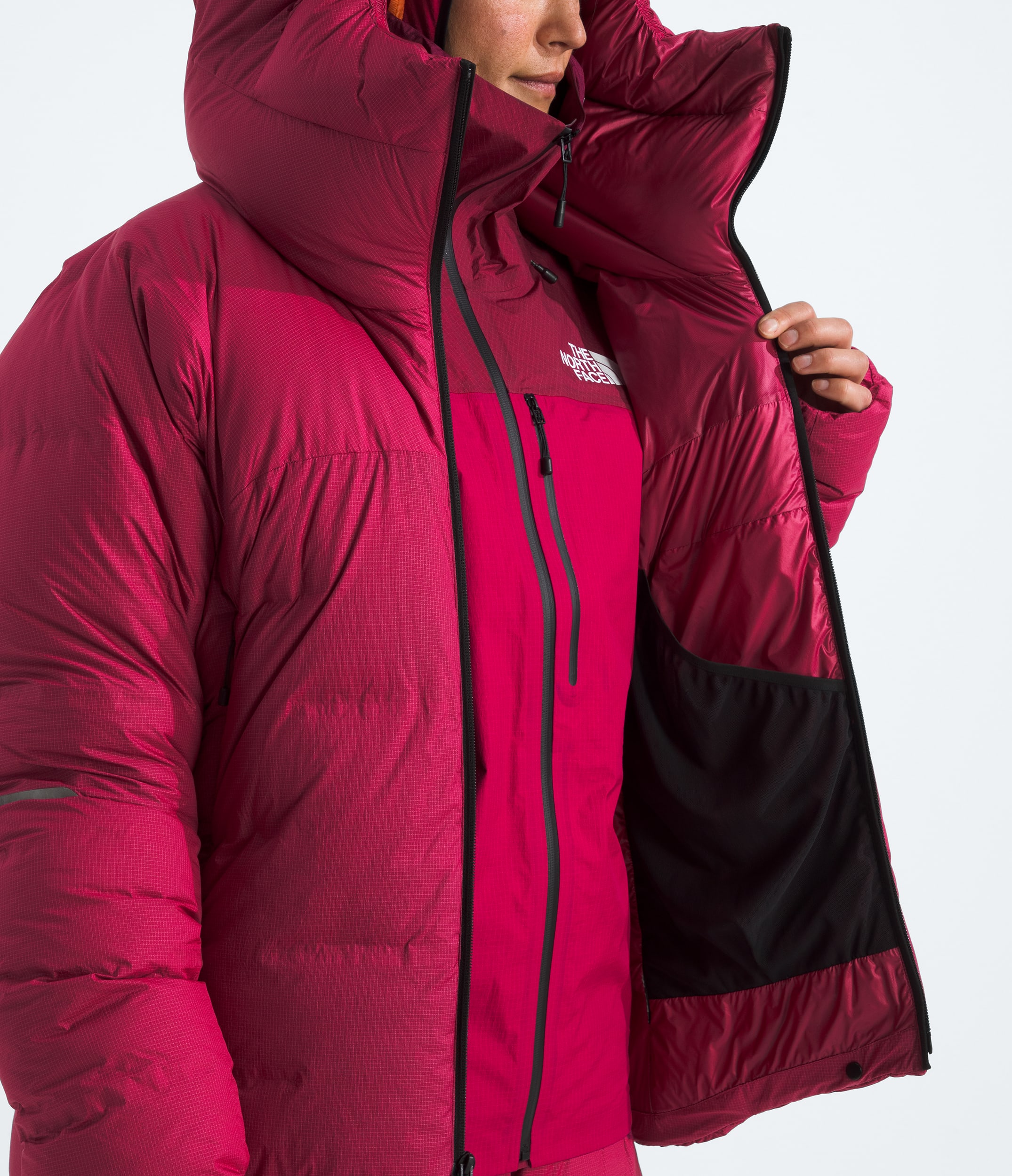 Womens Summit Series CLOUD DOWN AMK Parka TNF MODELINT