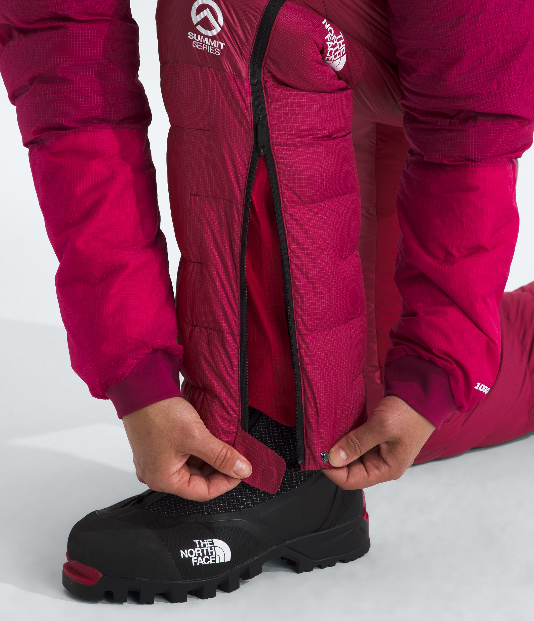 Womens Summit Series CLOUD DOWN AMK LT Pants TNF MODELALT1