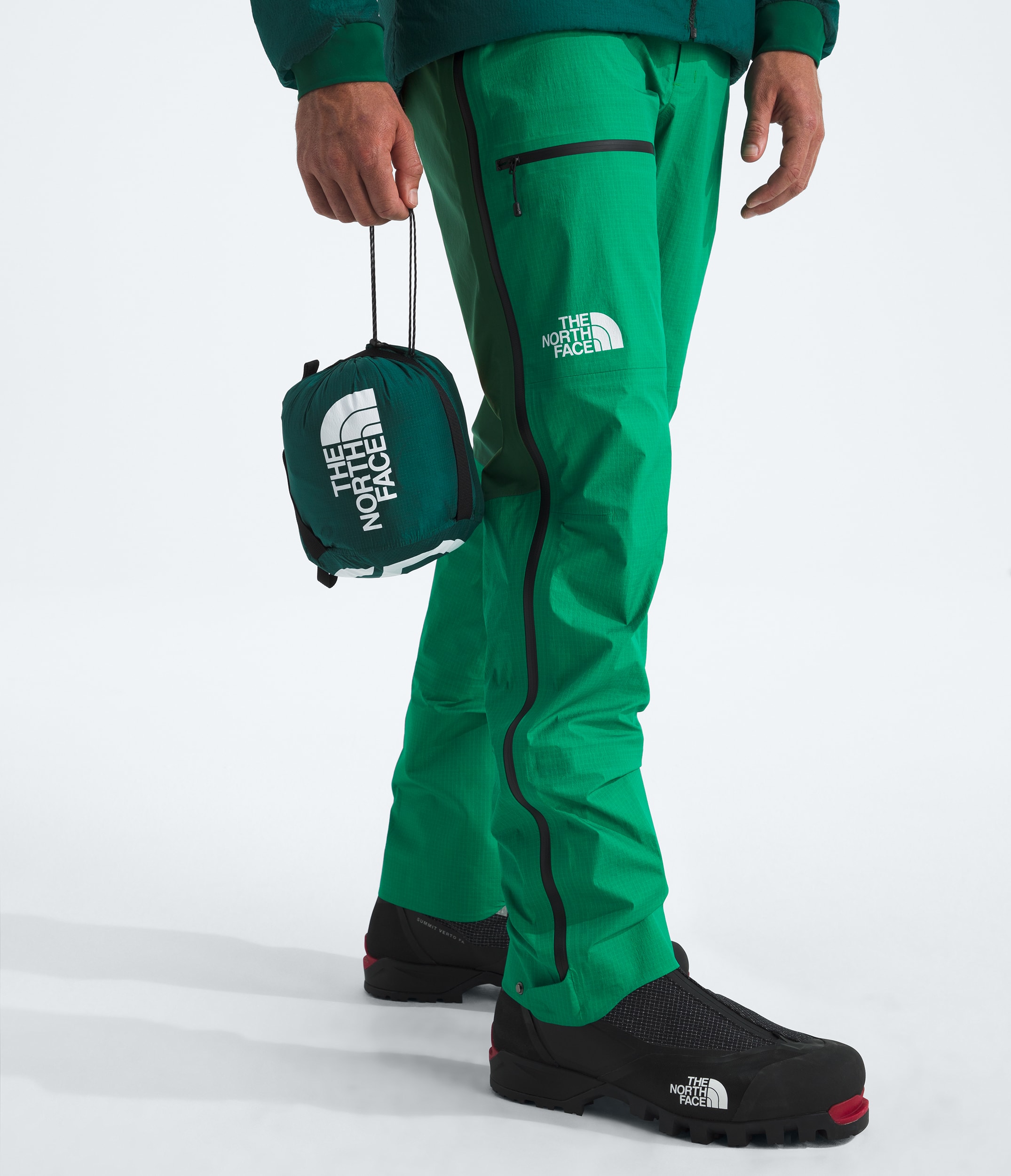 Mens Summit Series CLOUD DOWN AMK LT Pants TNF MODELALT6