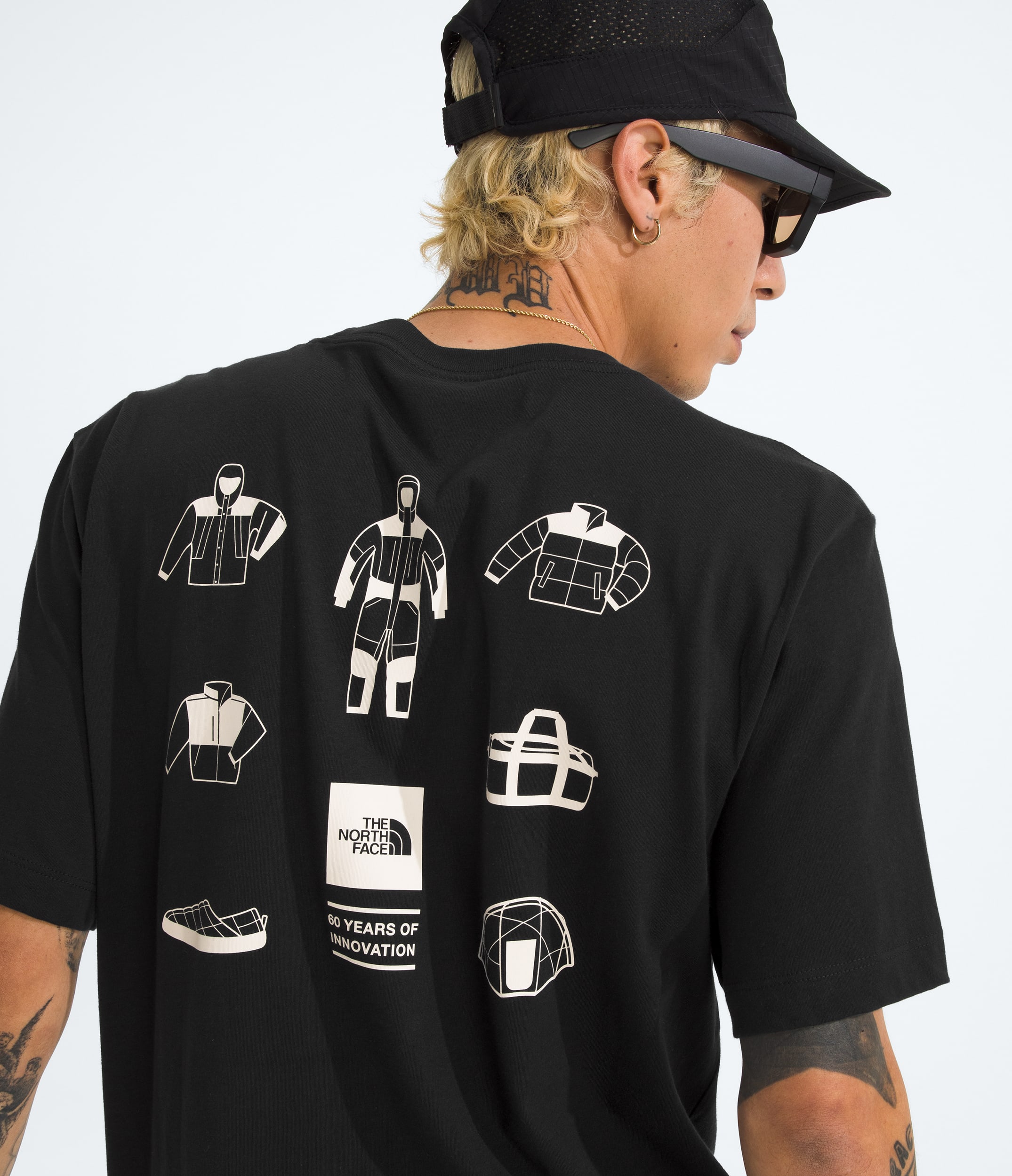 Mens Mountain Mirage Regular ShortSleeve Tee TNF HERO2