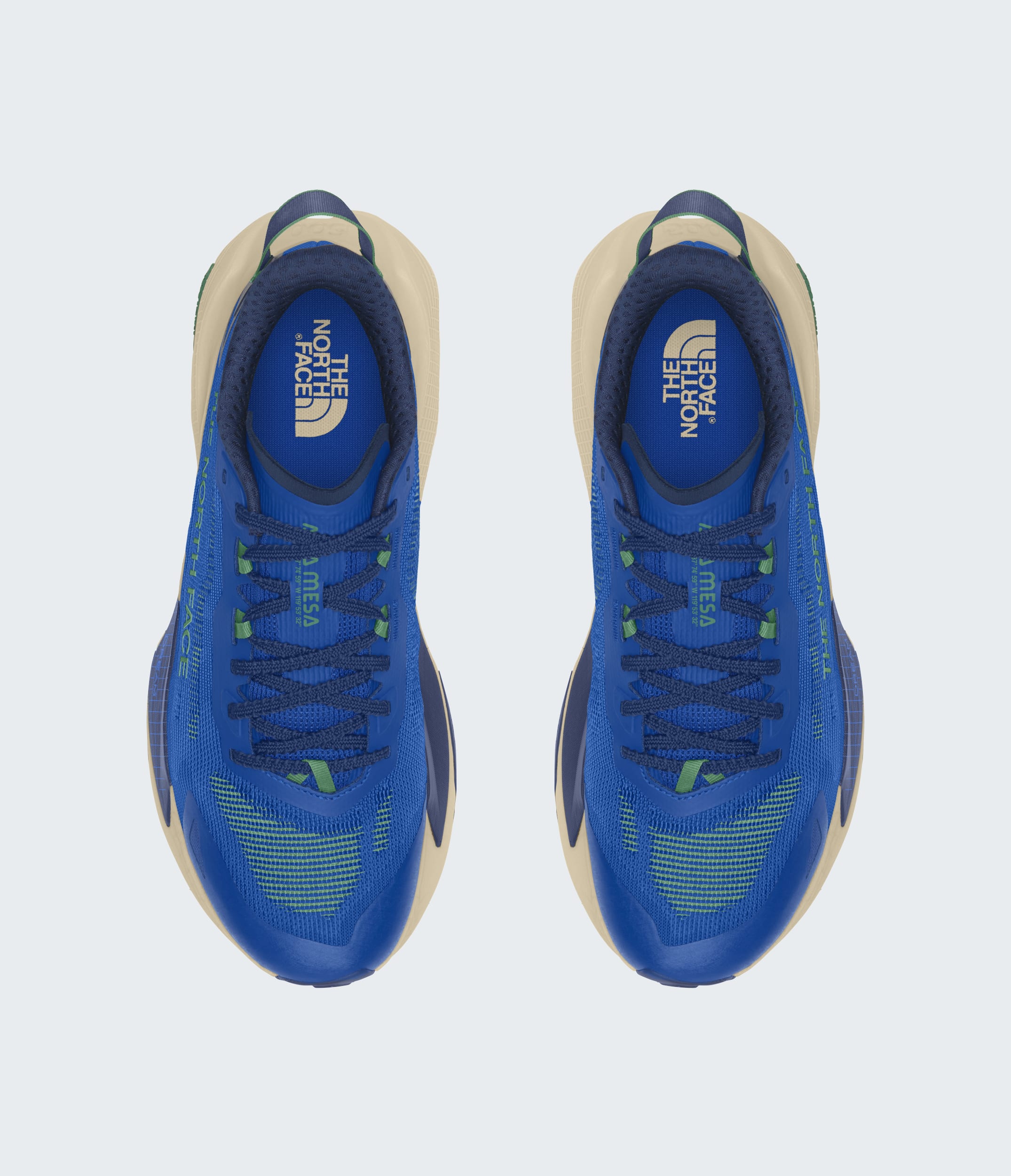 Mens Altamesa 500 V2 Shoes TNF DETAILINSTEP