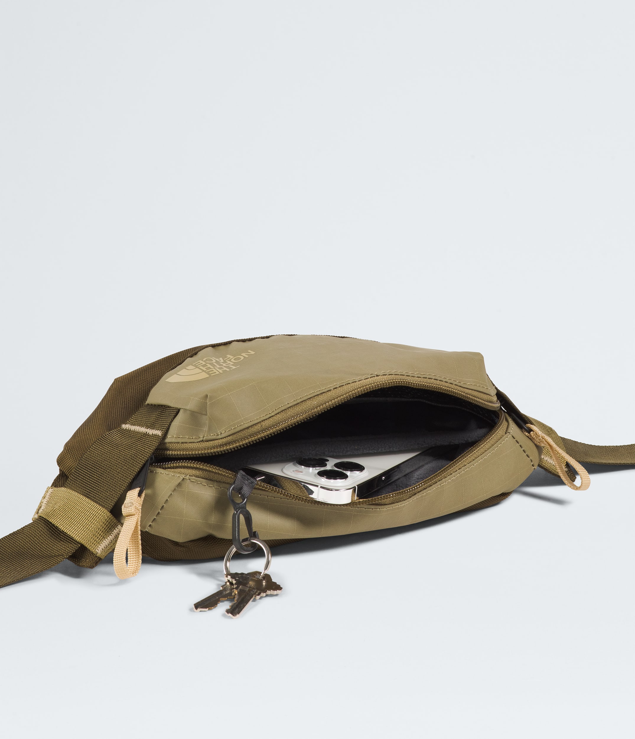 Base Camp Voyager Lumbar TNF INT