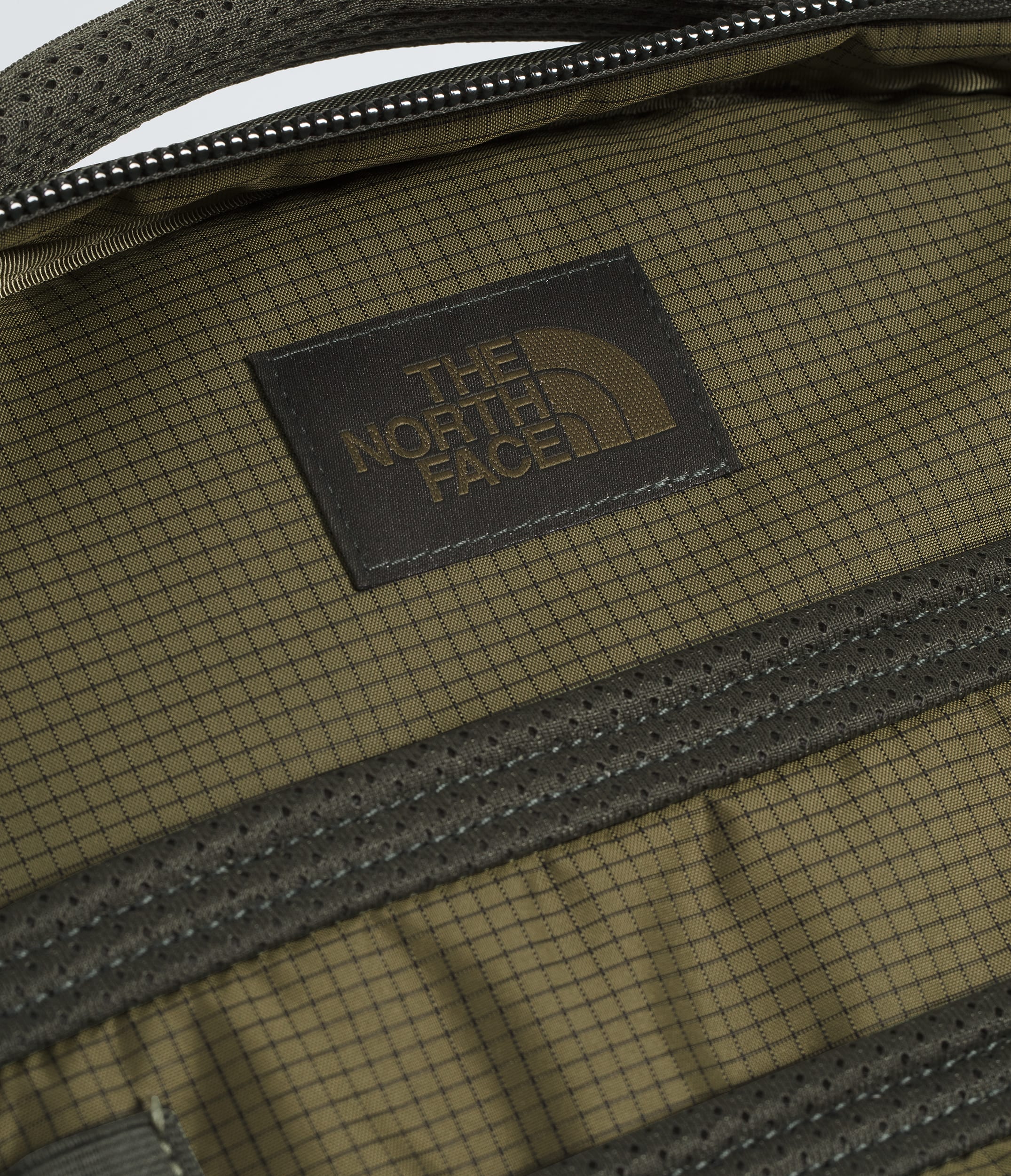 Base Camp Voyager Pro Travel Pack TNF New Taupe GreenTNF Black ALT1