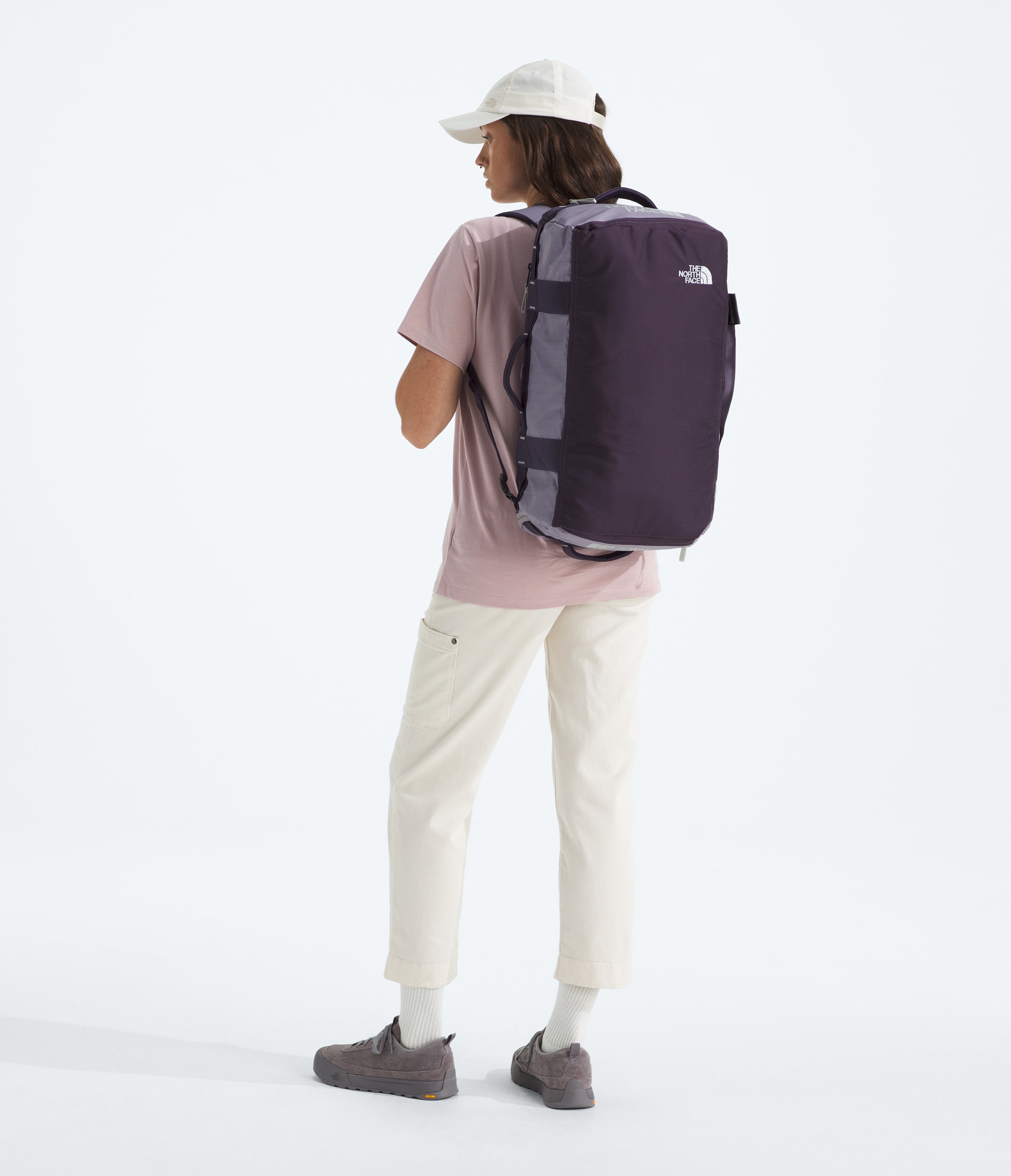 Base Camp Voyager Duffel32L TNF Transcendent GreyEndless Dusk MODELBACK
