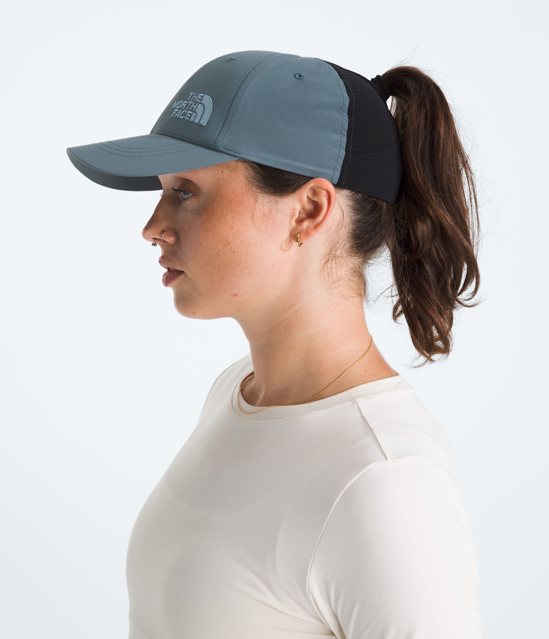 Womens Horizon Hat TNF MODELBACK