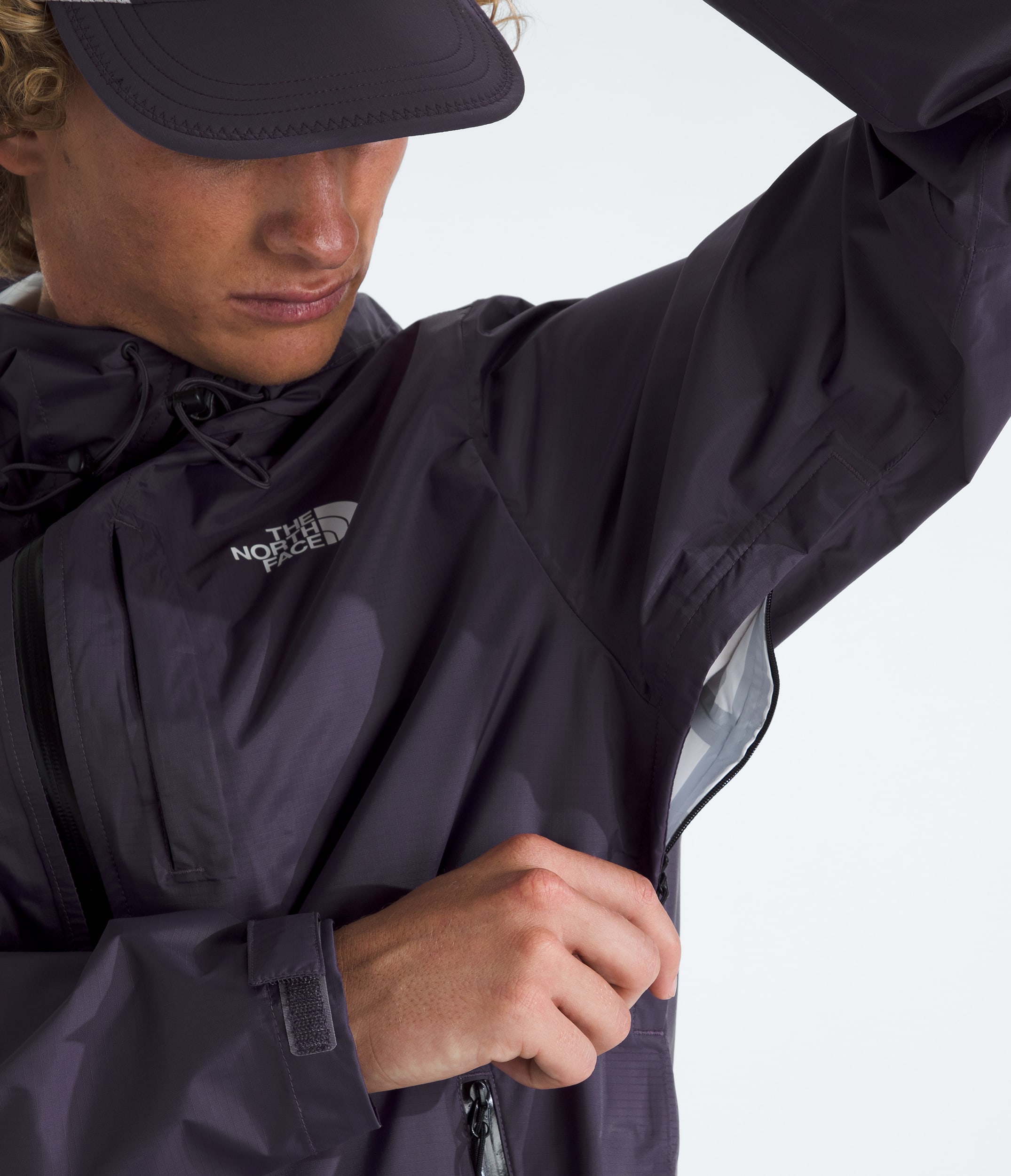 Mens Alta Vista Rain Jacket TNF Endless Dusk MODELALT2