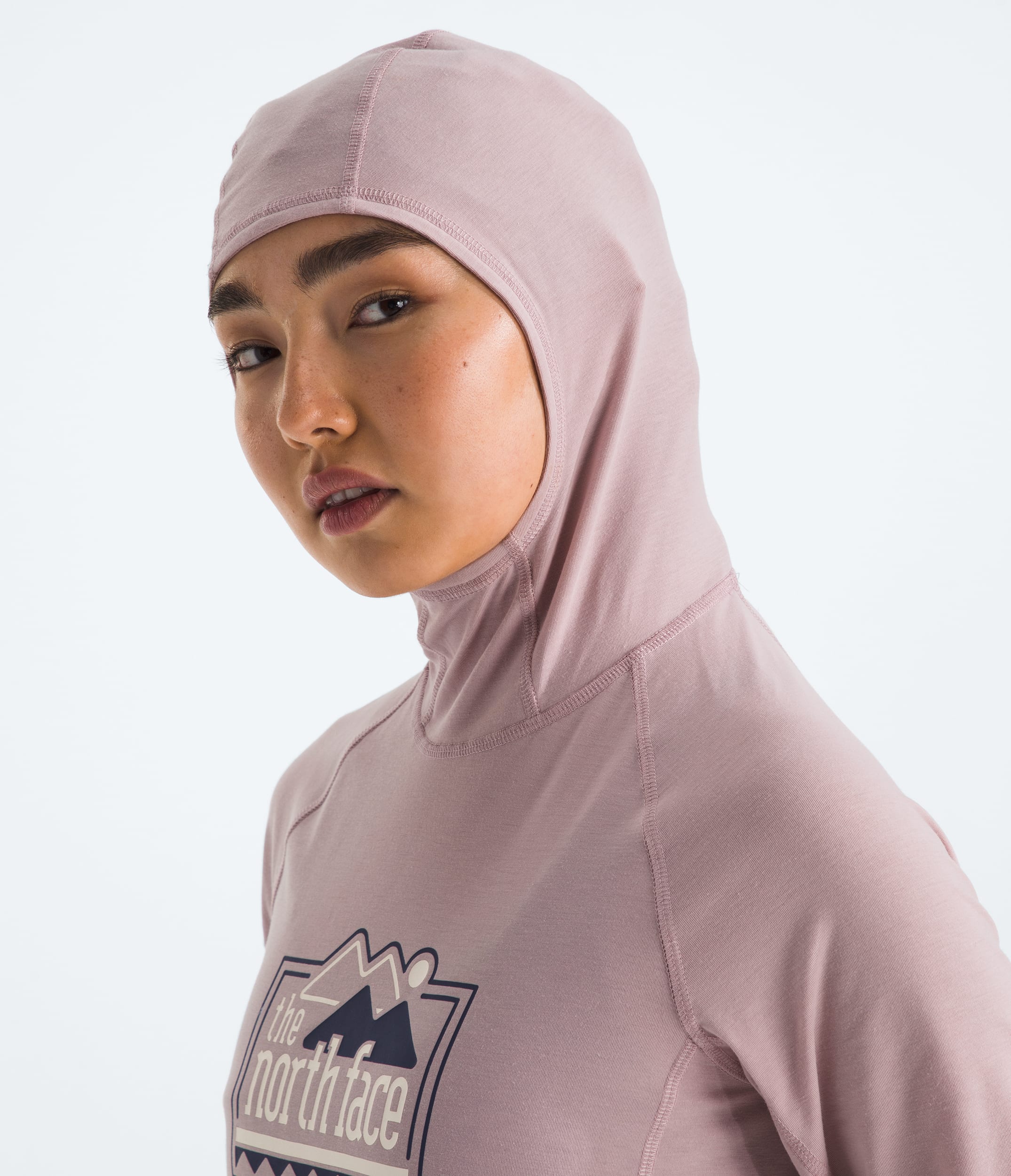 Womens Adventure Explore Pin Hoodie TNF MODELHOOD2