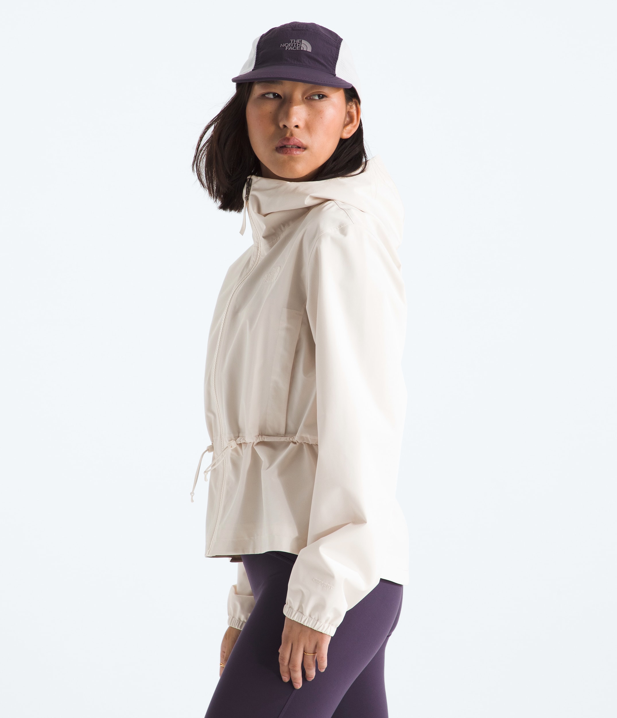 Womens Daybreak Rain Jacket TNF MODEL34