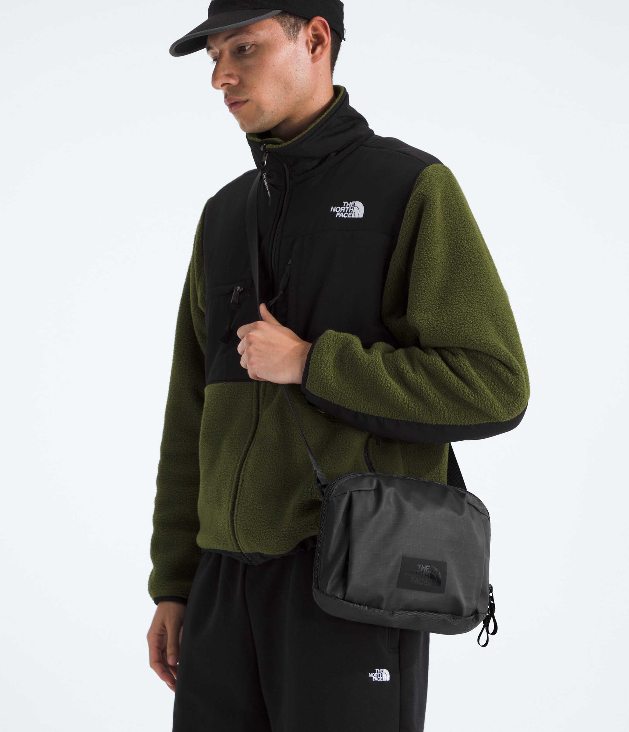 Base Camp Voyager Pro Crossbody TNF MODELBACK