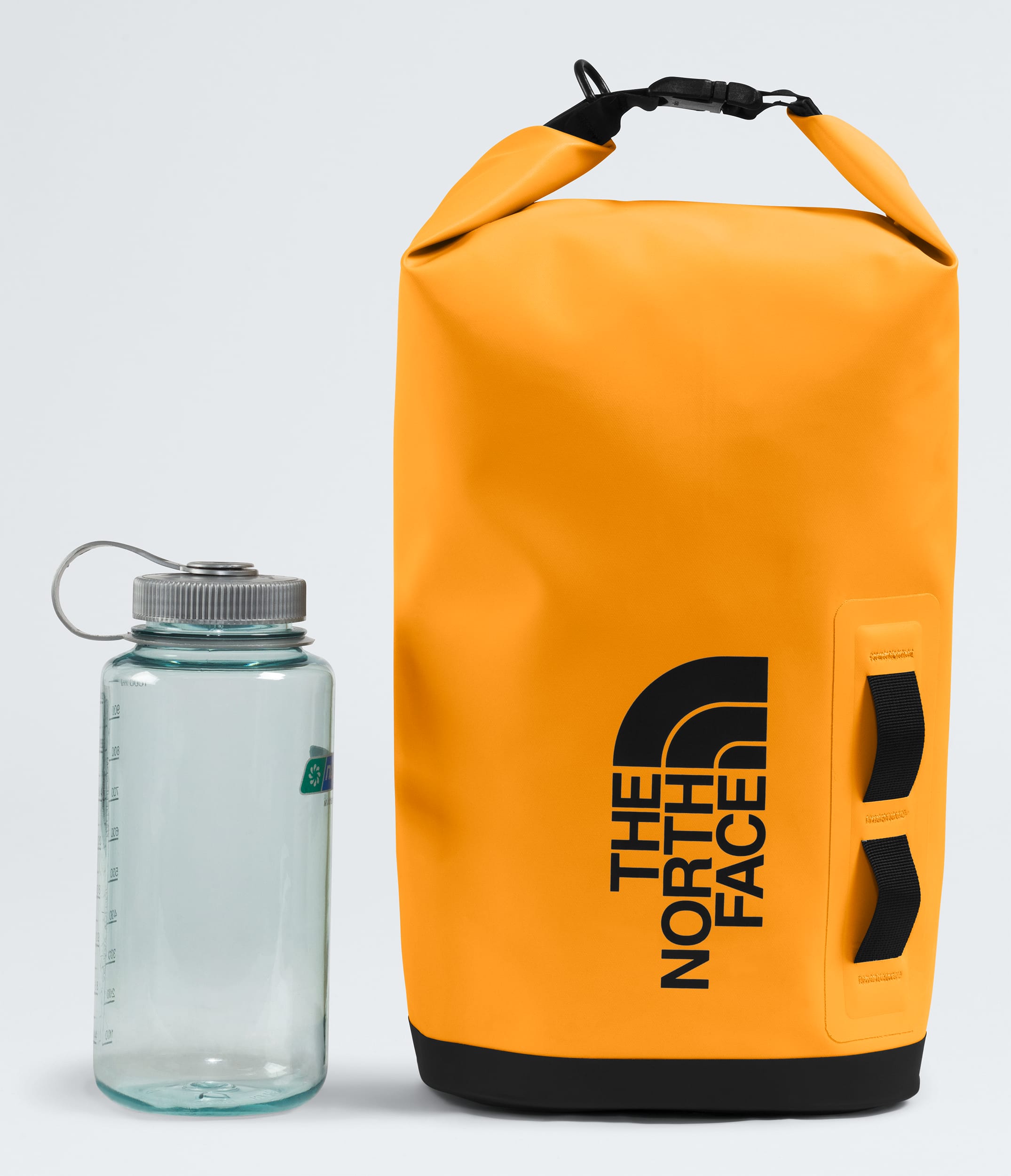 Base Camp Dry Bag 8L TNF ALT2