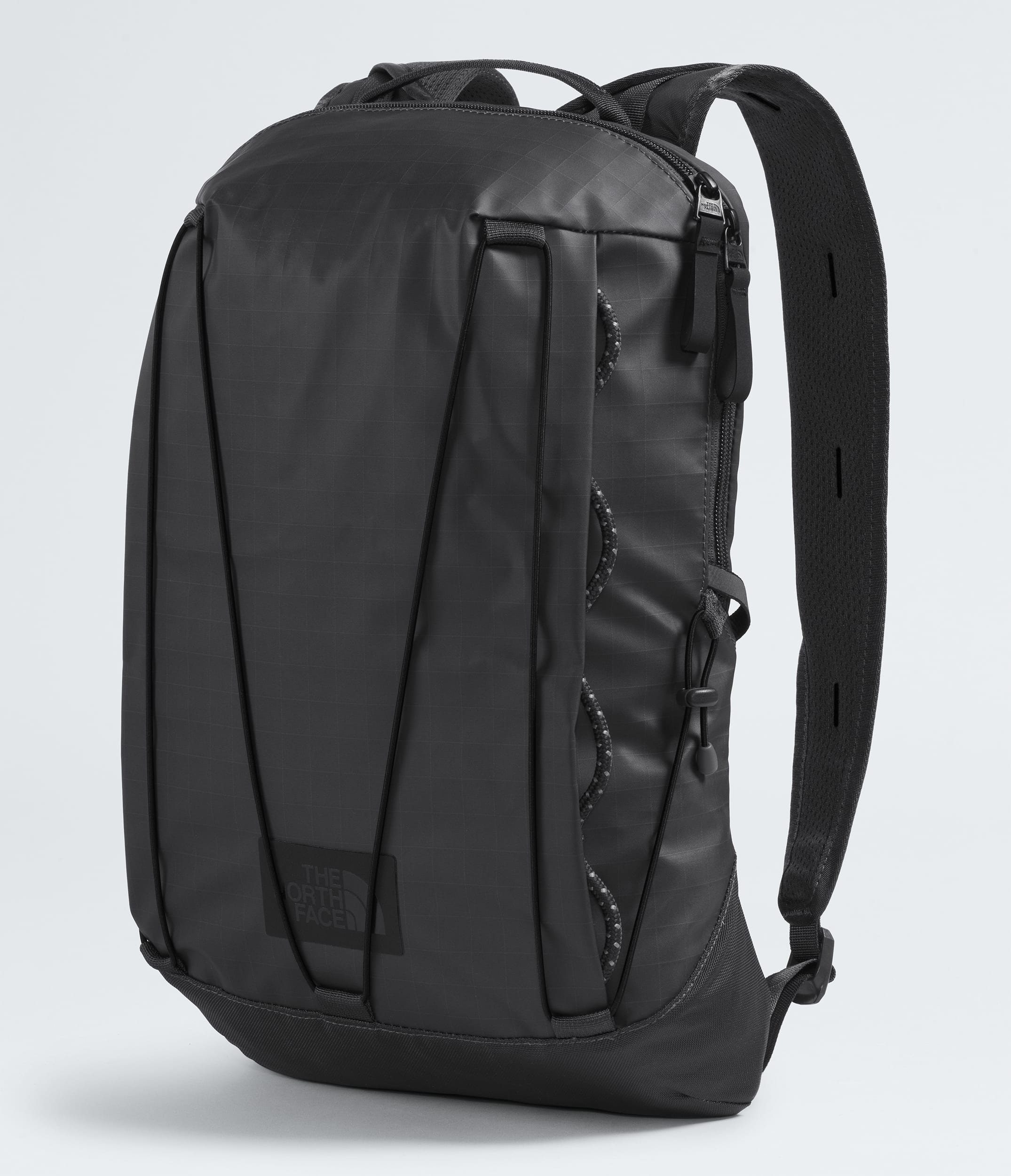 Base Camp Voyager Pro Lightweight Pack  15L TNF FRONT34