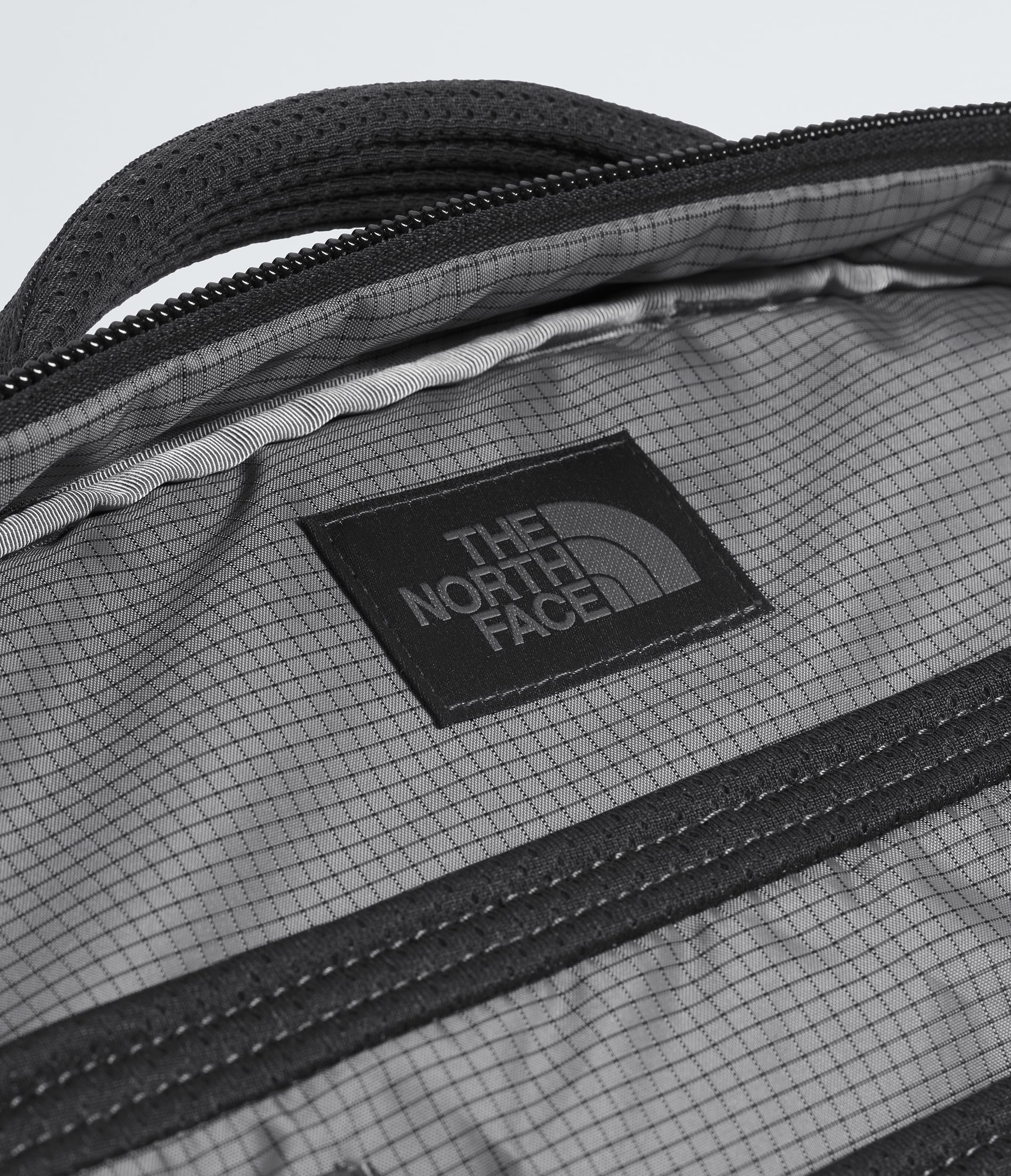 Base Camp Voyager Pro Travel Pack  36L TNF ALT1