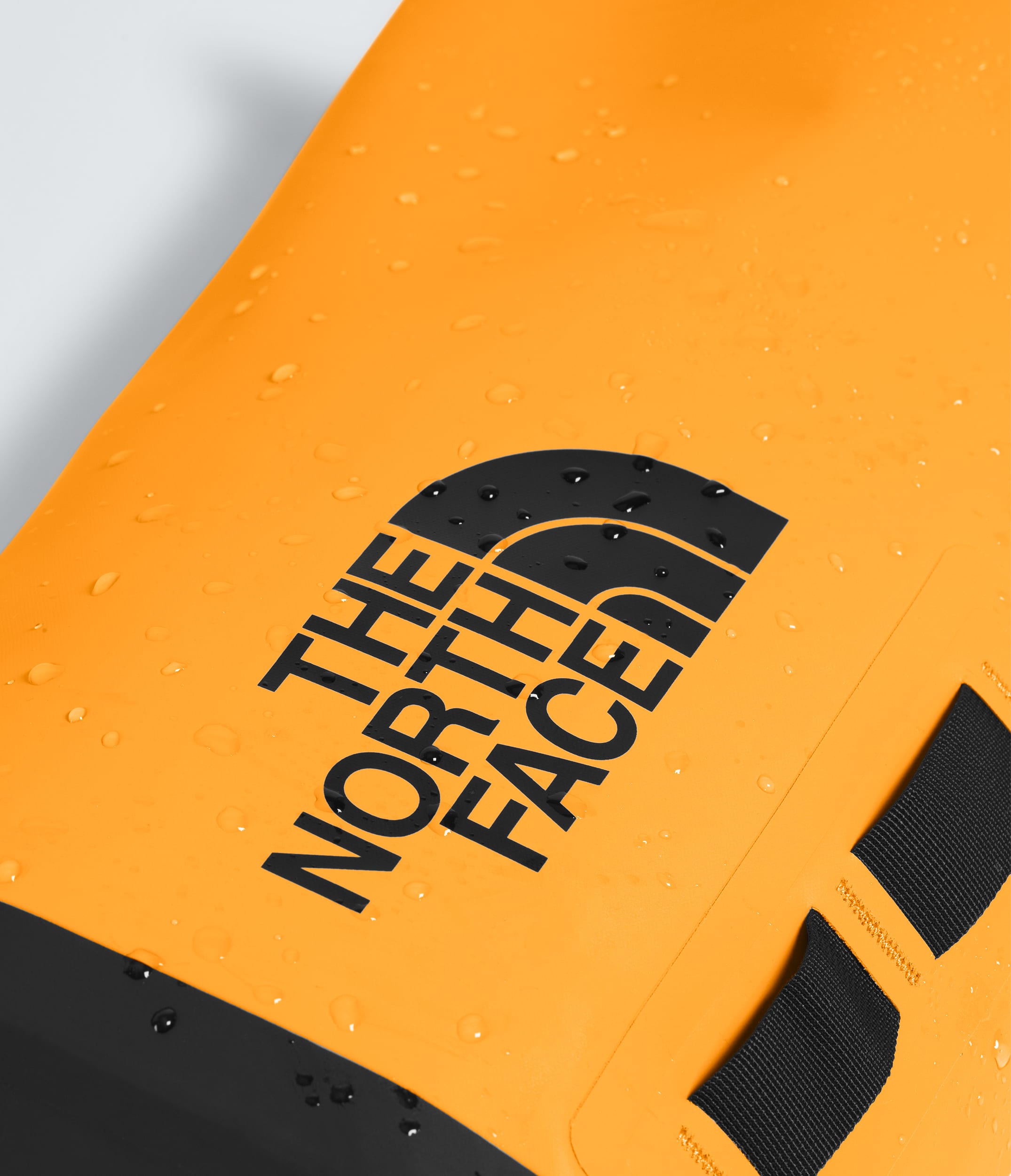 Base Camp Dry Bag 8L TNF ALT1