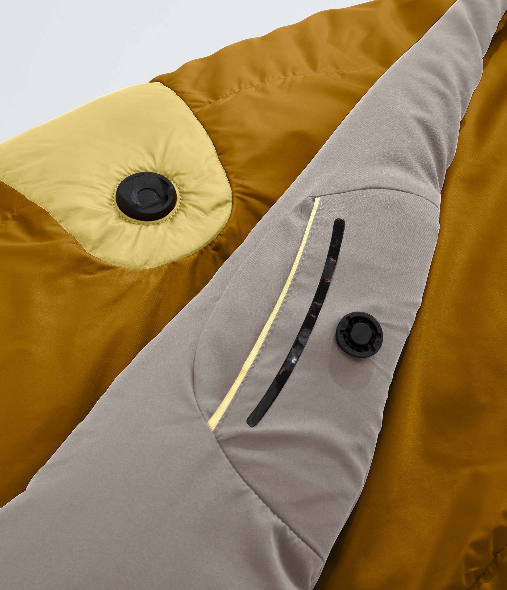 Universal One Bag TNF DETAIL3