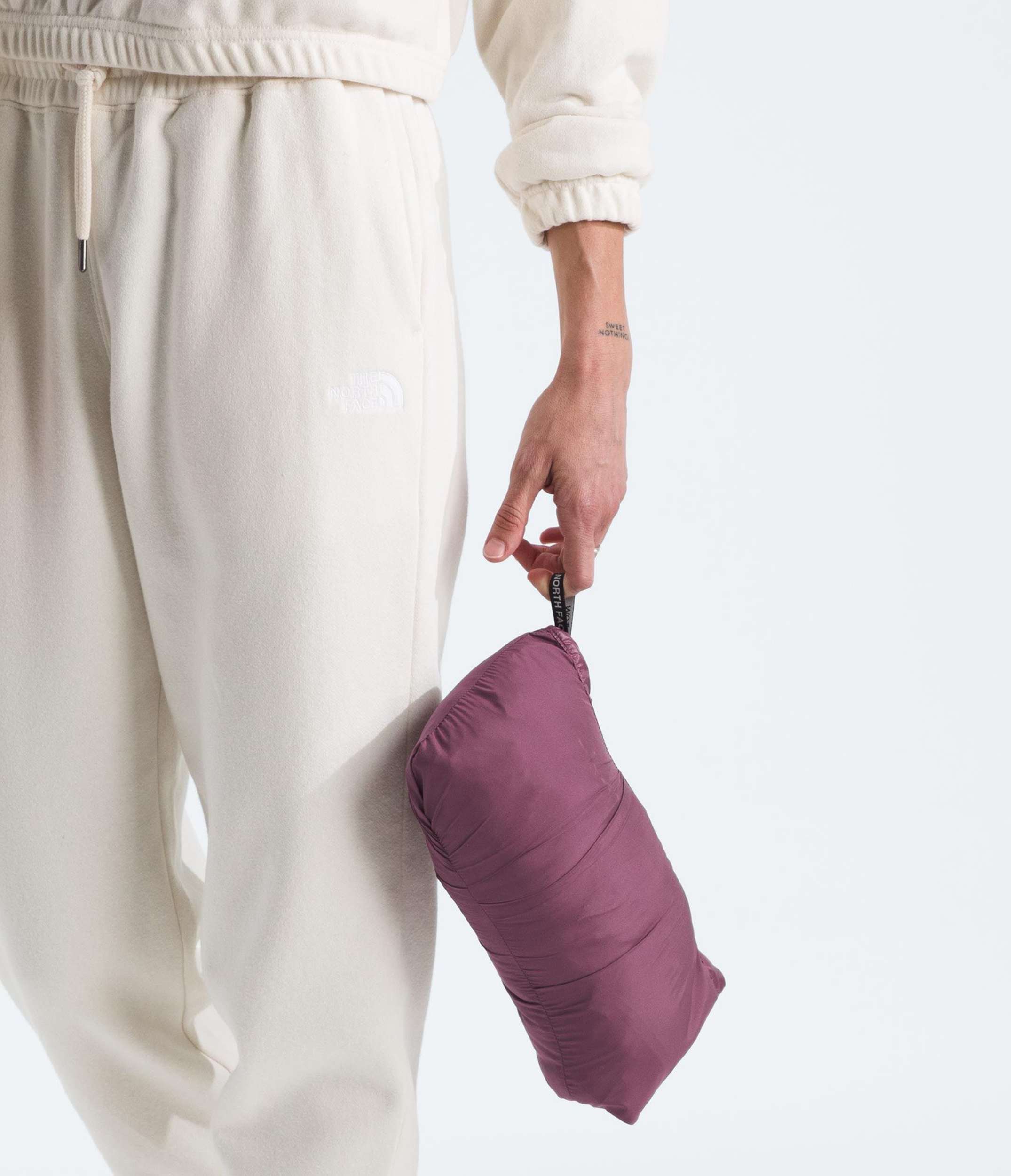 Womens 2000 Retro Nuptse Jacket TNF Midnight Mauve ALT1