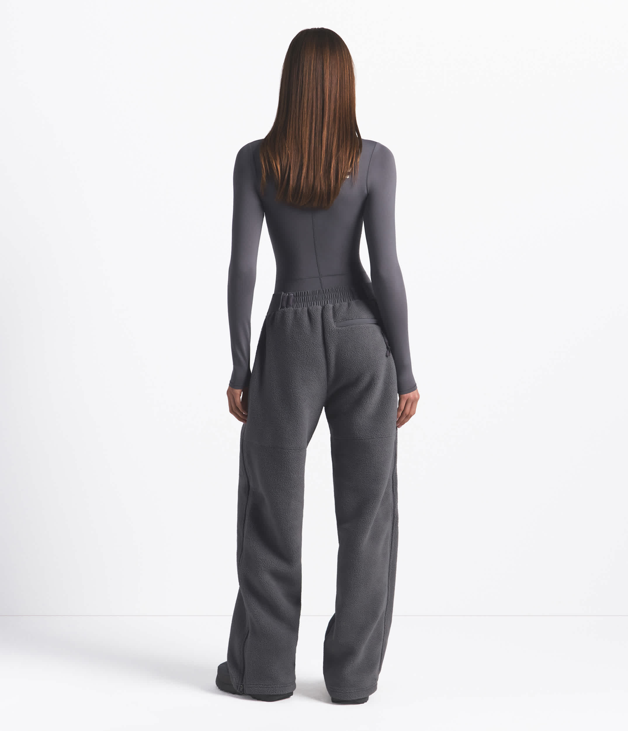 Pantalon  jambe droite en molleton Denali 1995 The North Face x SKIMS TNF Gris acier Sk BACK