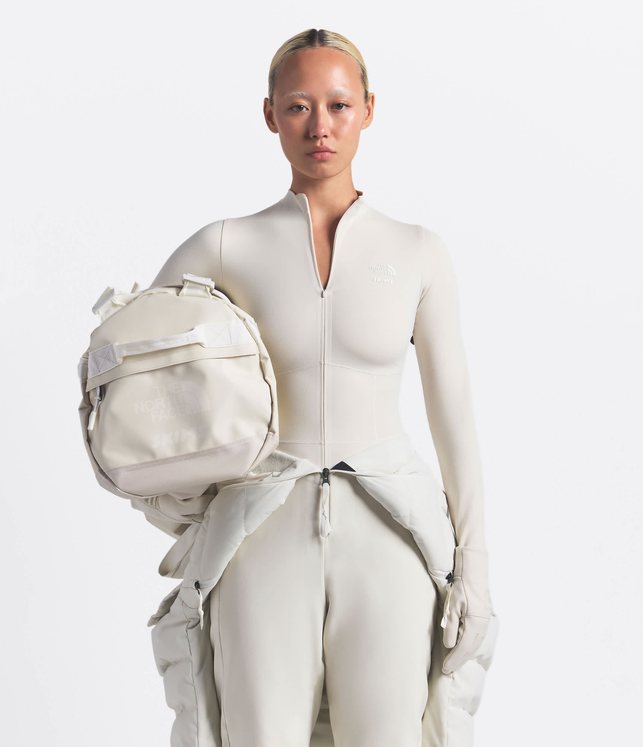 Sac de sport Base Camp The North Face x SKIMS  petit TNF Os Sk HERO