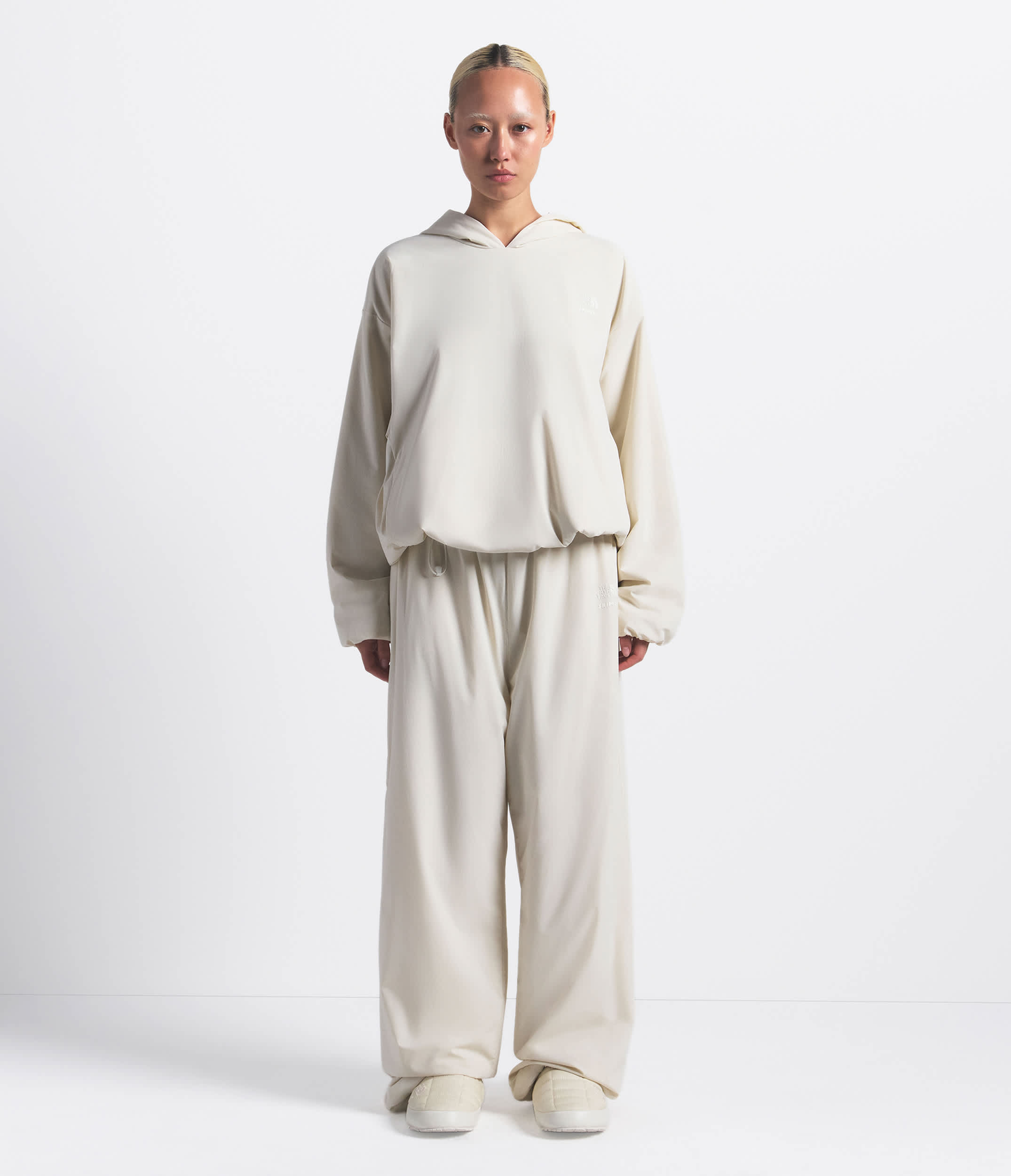 Chandail  capuchon VENTRIX pour femmes The North Face x SKIMS TNF Os Sk HERO2