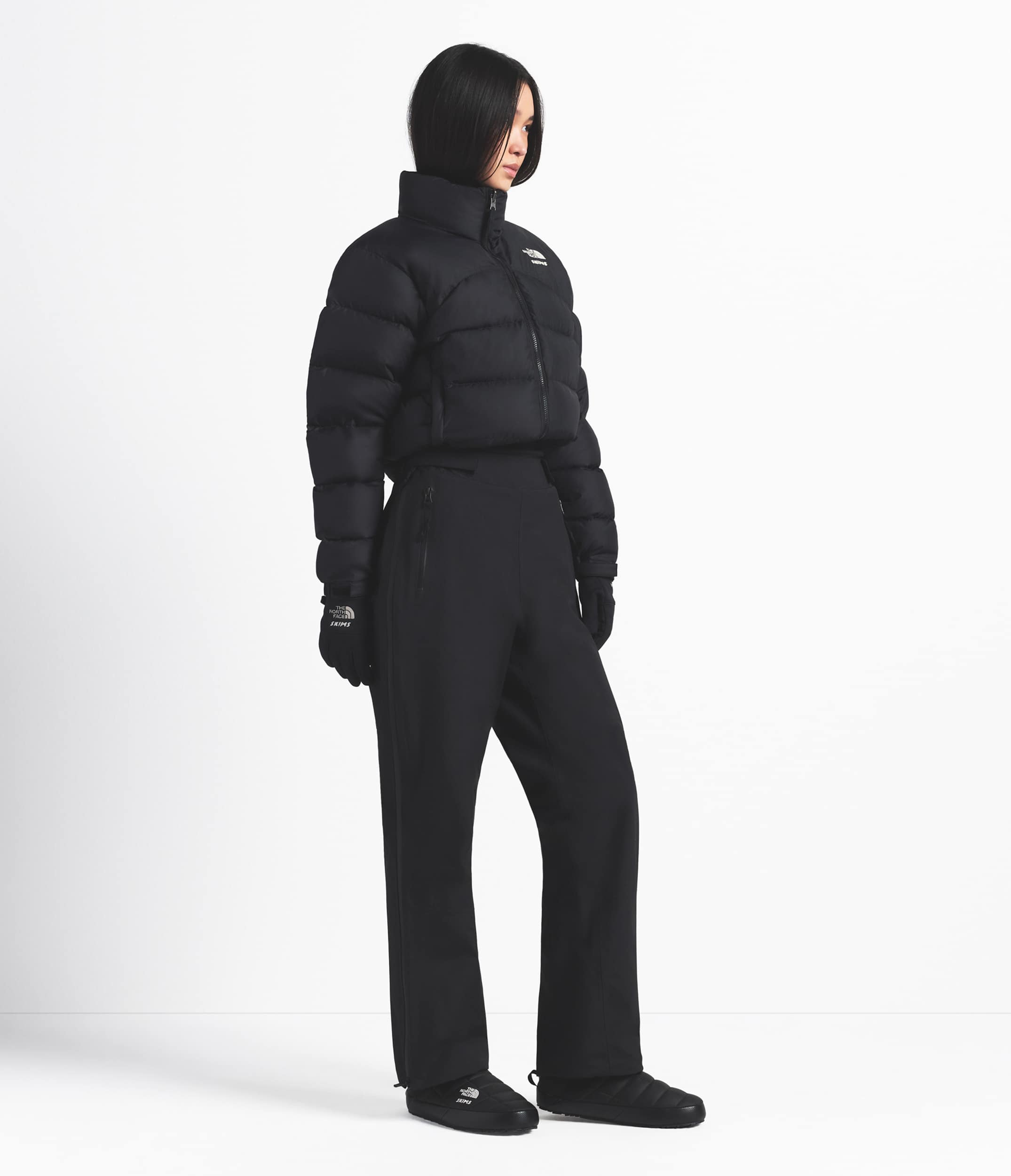 The North Face X SKIMS Womens Seam Tape Pant TNF Sk Onyx MODEL34