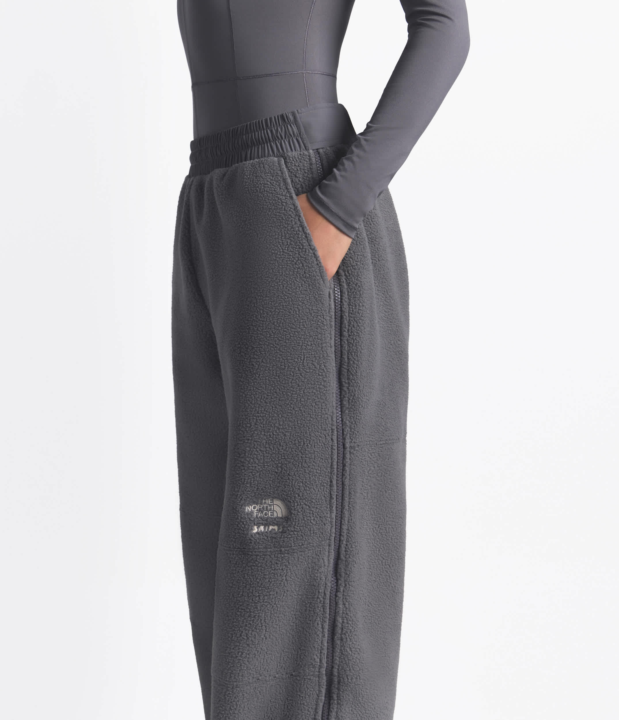 Pantalon  jambe droite en molleton Denali 1995 The North Face x SKIMS TNF Gris acier Sk HERO3