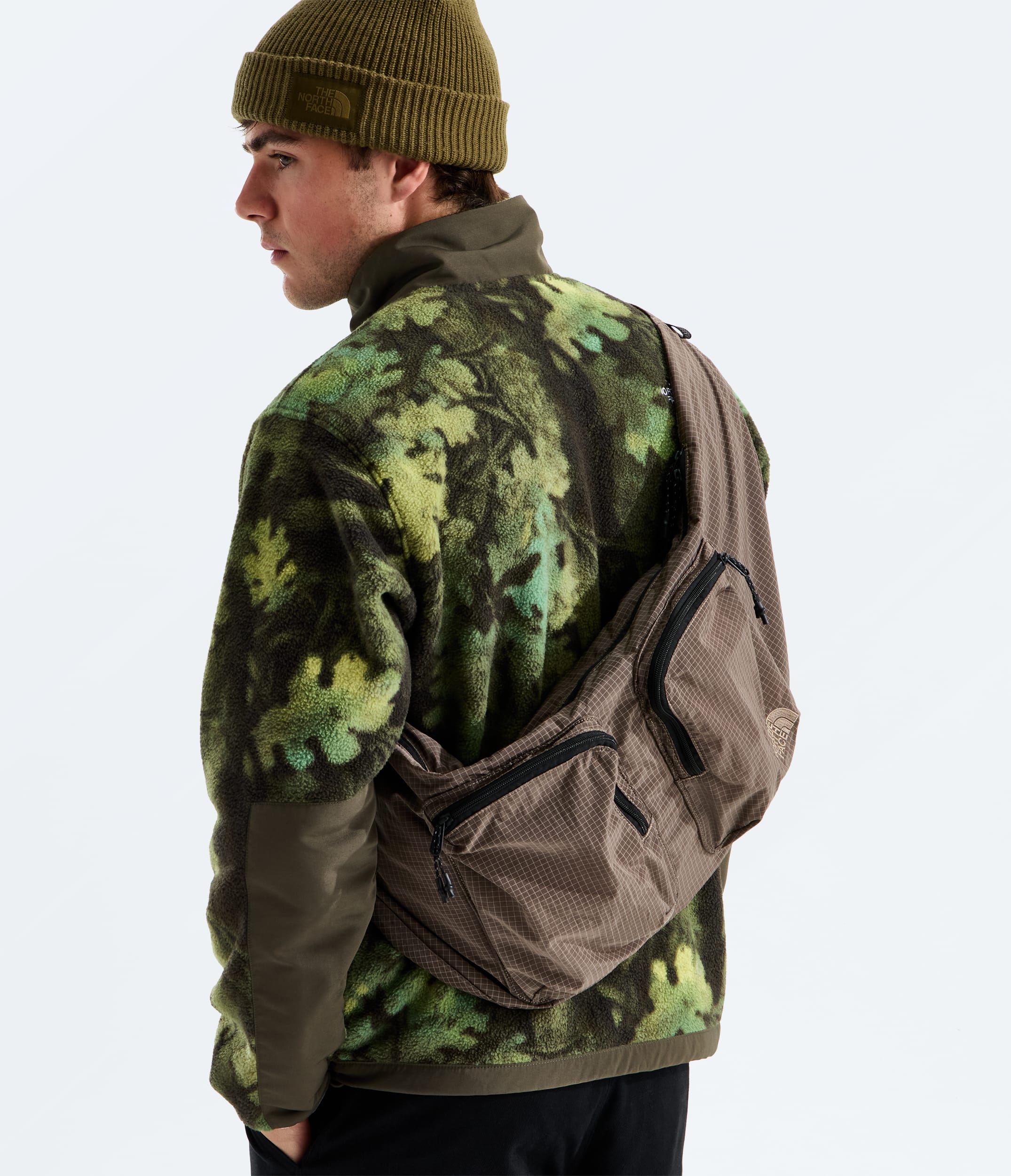 Never Stop Utility Sling TNF MODELBACK