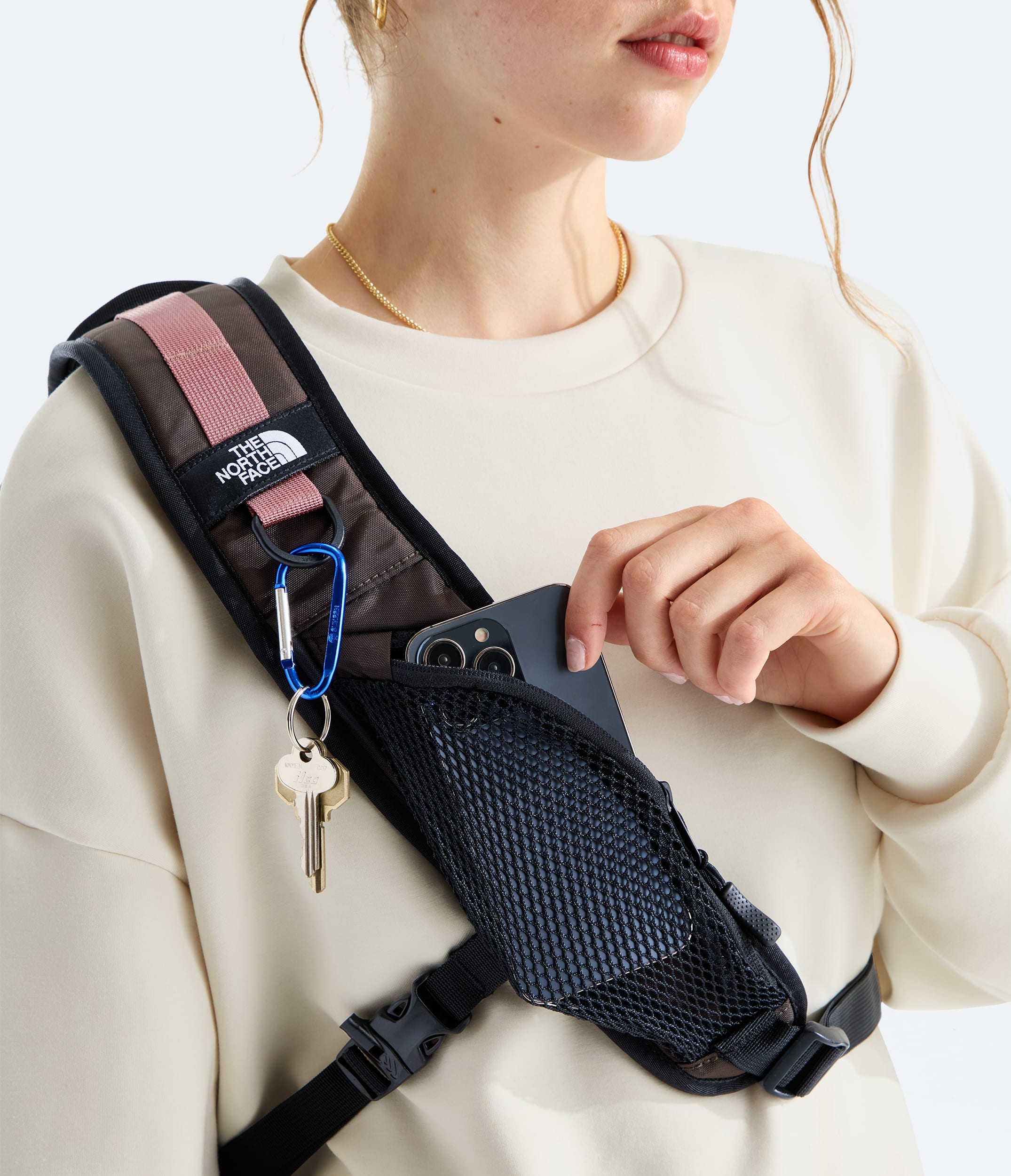 Hot Shot Sling TNF ALT1