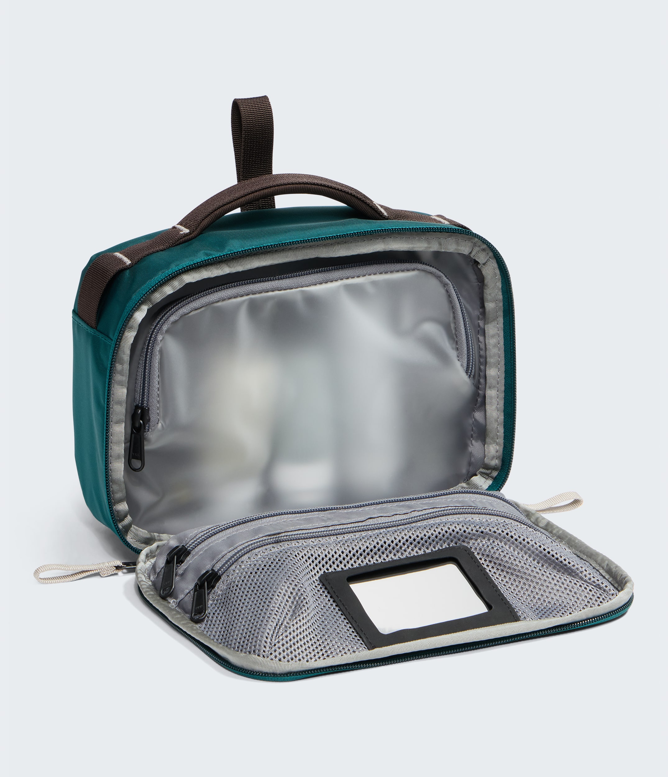 Base Camp Voyager Toiletry Kit TNF INT
