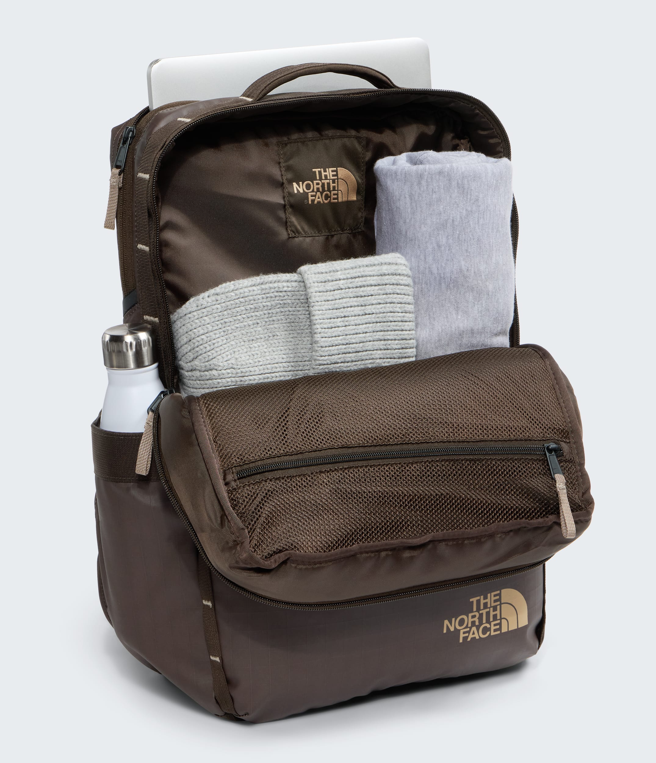 Base Camp™ Voyager Daypack - 26L | The North Face Canada
