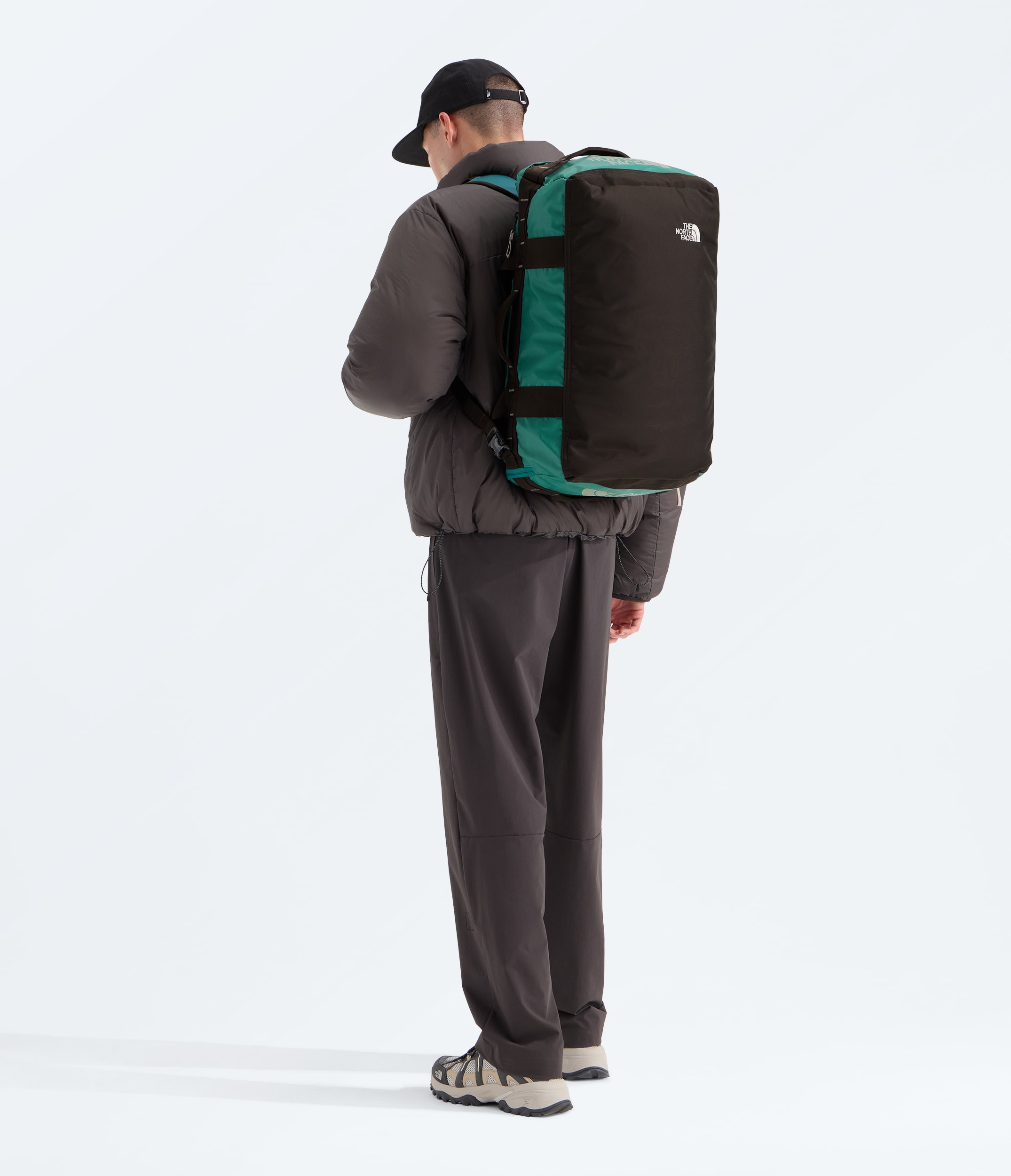 Base Camp Voyager Duffel42L TNF MODELBACK