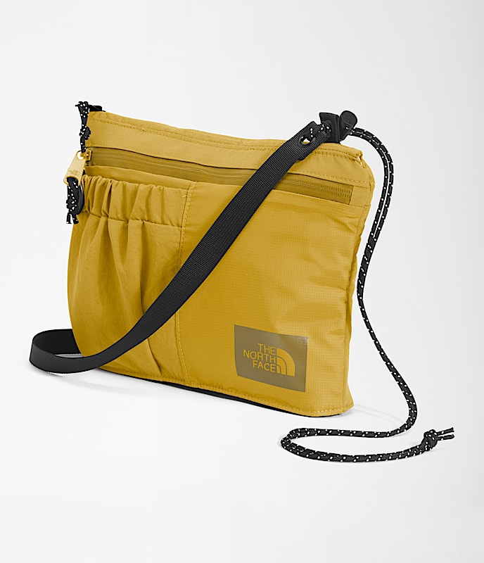 Mountain Shoulder Bag TNF FRONT34