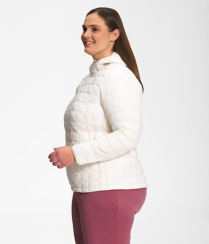 Womens Plus ThermoBall Hoodie 20 TNF MODEL34