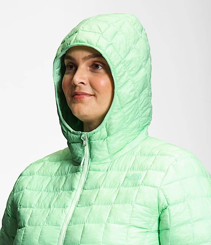 Womens Plus ThermoBall Hoodie 20 TNF MODELHOOD2