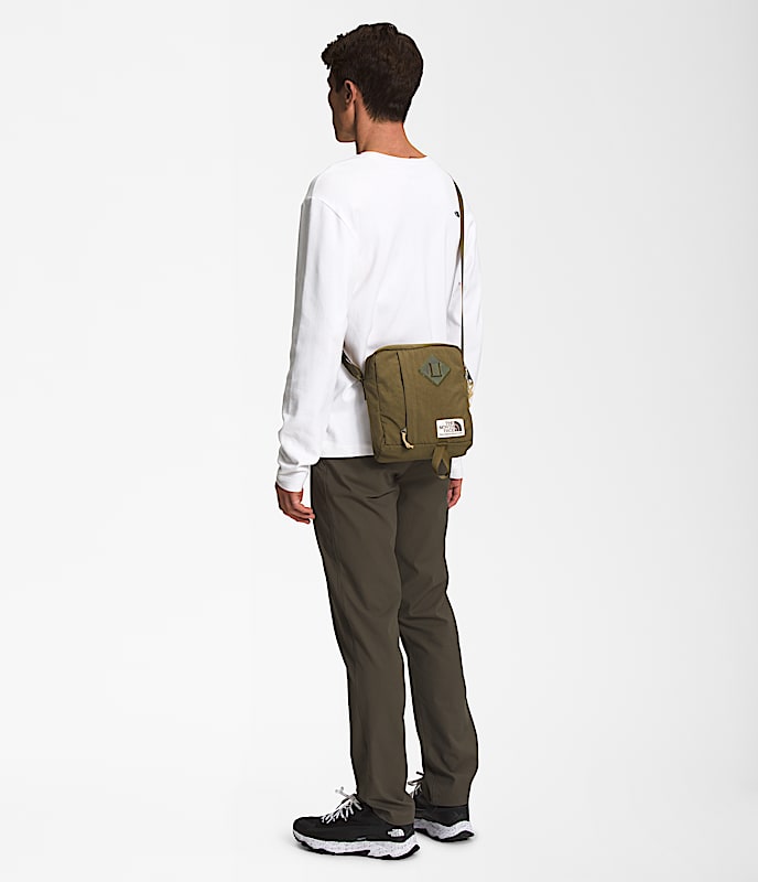 Berkeley Crossbody TNF MODELBACK