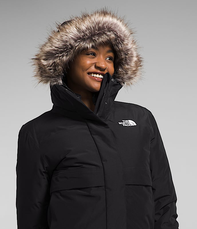 Womens Arctic Bomber TNF MODELHOOD2