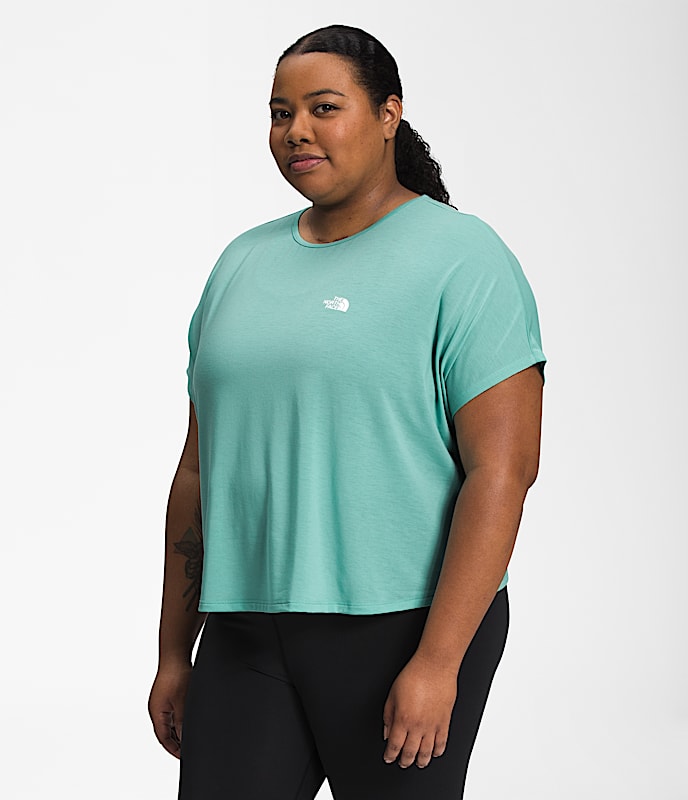 Womens Plus Wander Crossback ShortSleeve TNF MODEL34