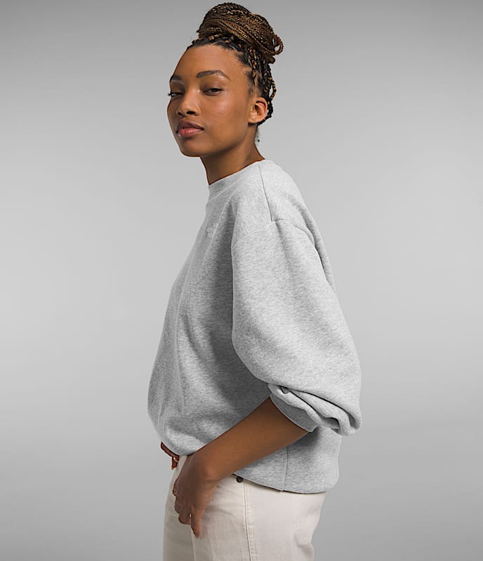 Womens Evolution Oversized Crew TNF MODEL34