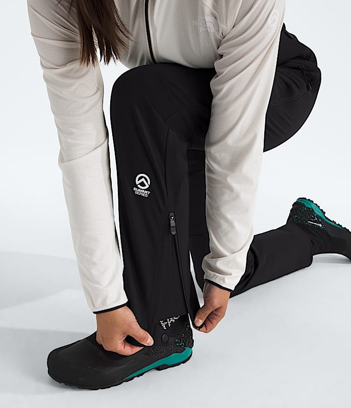 Womens Summit Series Chamlang Soft Shell Pants TNF MODELALT1