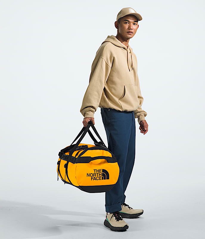 Base Camp DuffelM TNF Summit GoldTNF Black MODELBACK