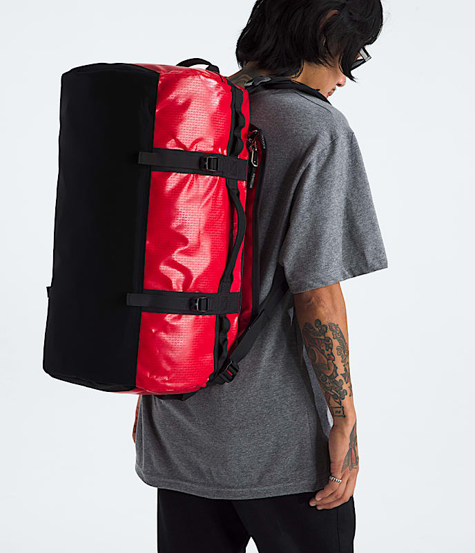 Base Camp DuffelS TNF MODELBACK