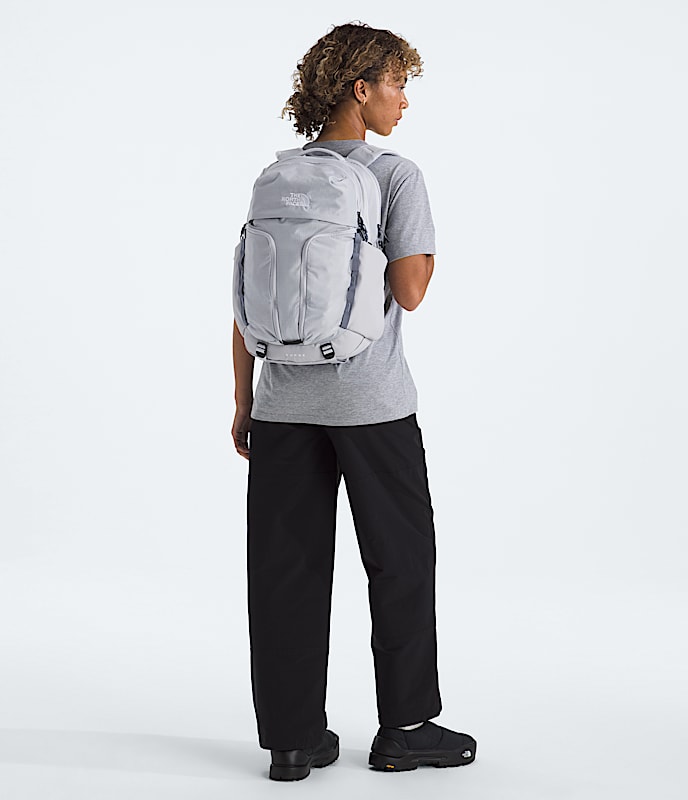 Womens Surge Backpack  31L TNF MODELBACK