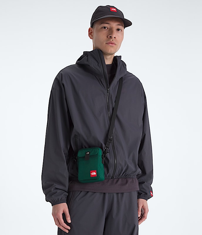TNF Red Box Small Carry Bag TNF Hunter Green MODELBACK