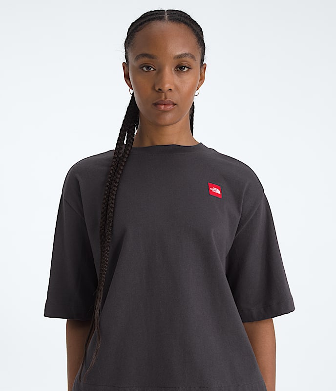 T-shirt droit à manches courtes TNF™ Red Box pour femmes - 4