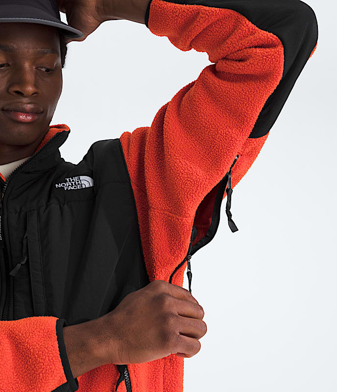 Mens Retro Denali Jacket TNF MODELALT2