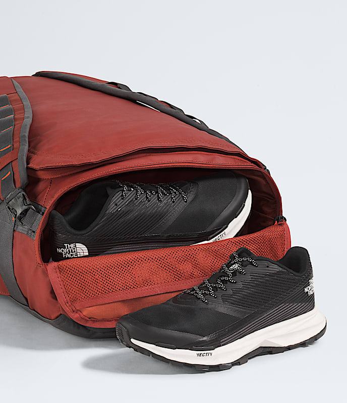 Base Camp Voyager Duffel32L TNF Iron ClayAnthracite GreyLava Red ALT2
