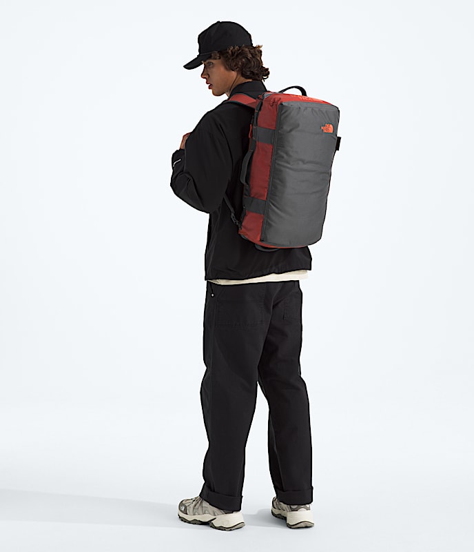 Base Camp Voyager Duffel32L TNF Iron ClayAnthracite GreyLava Red MODELBACK
