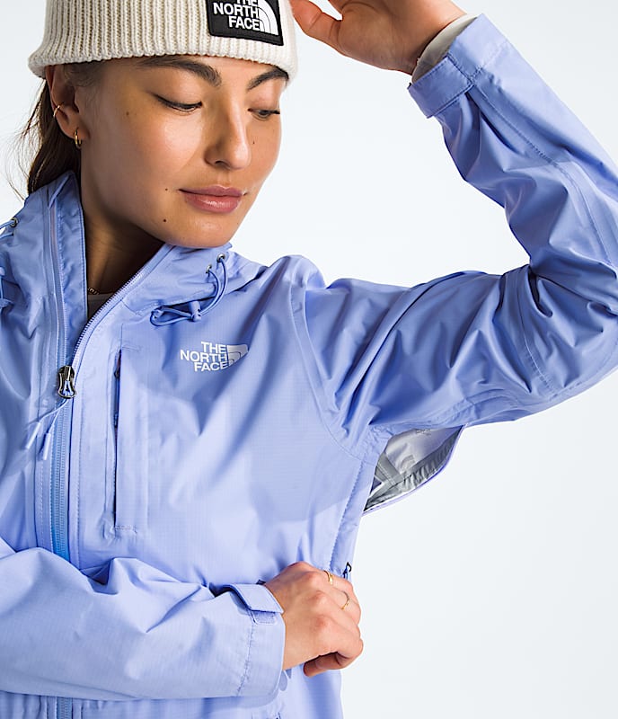 Womens Alta Vista Rain Jacket TNF MODELALT2