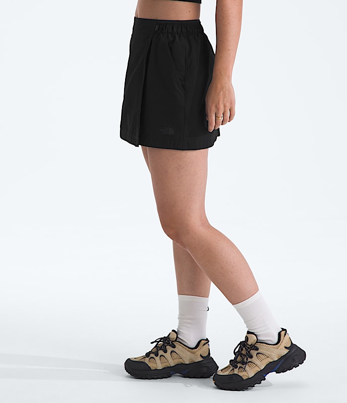 Womens Basin Skort TNF MODEL34
