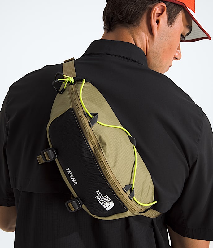 Terra Lumbar Pack3L TNF MODELBACK