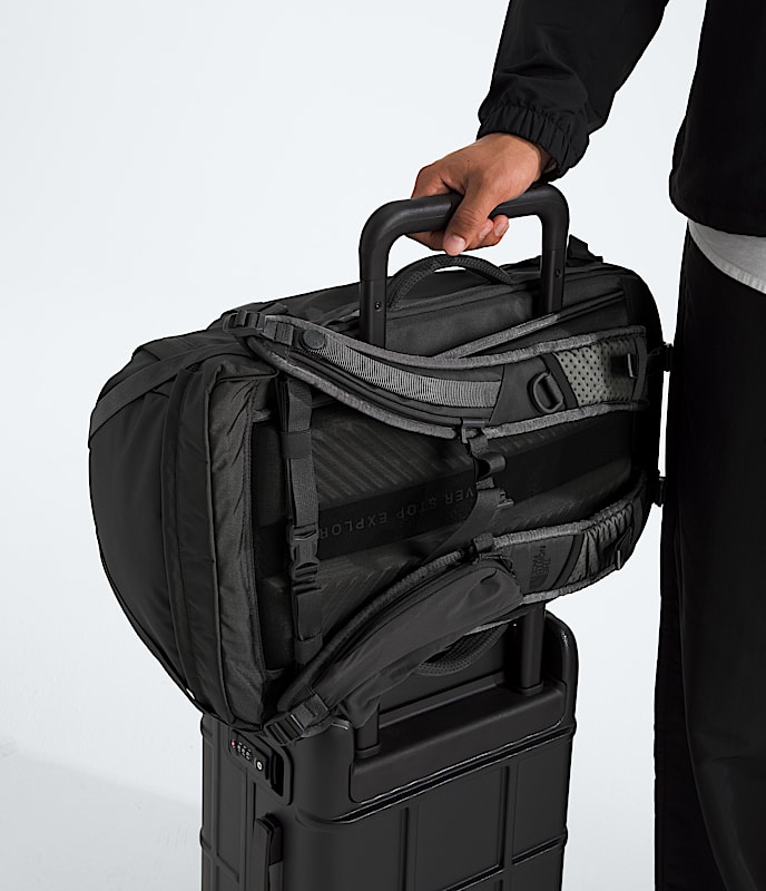 Base Camp Voyager Pro Travel Pack TNF MODELALT2